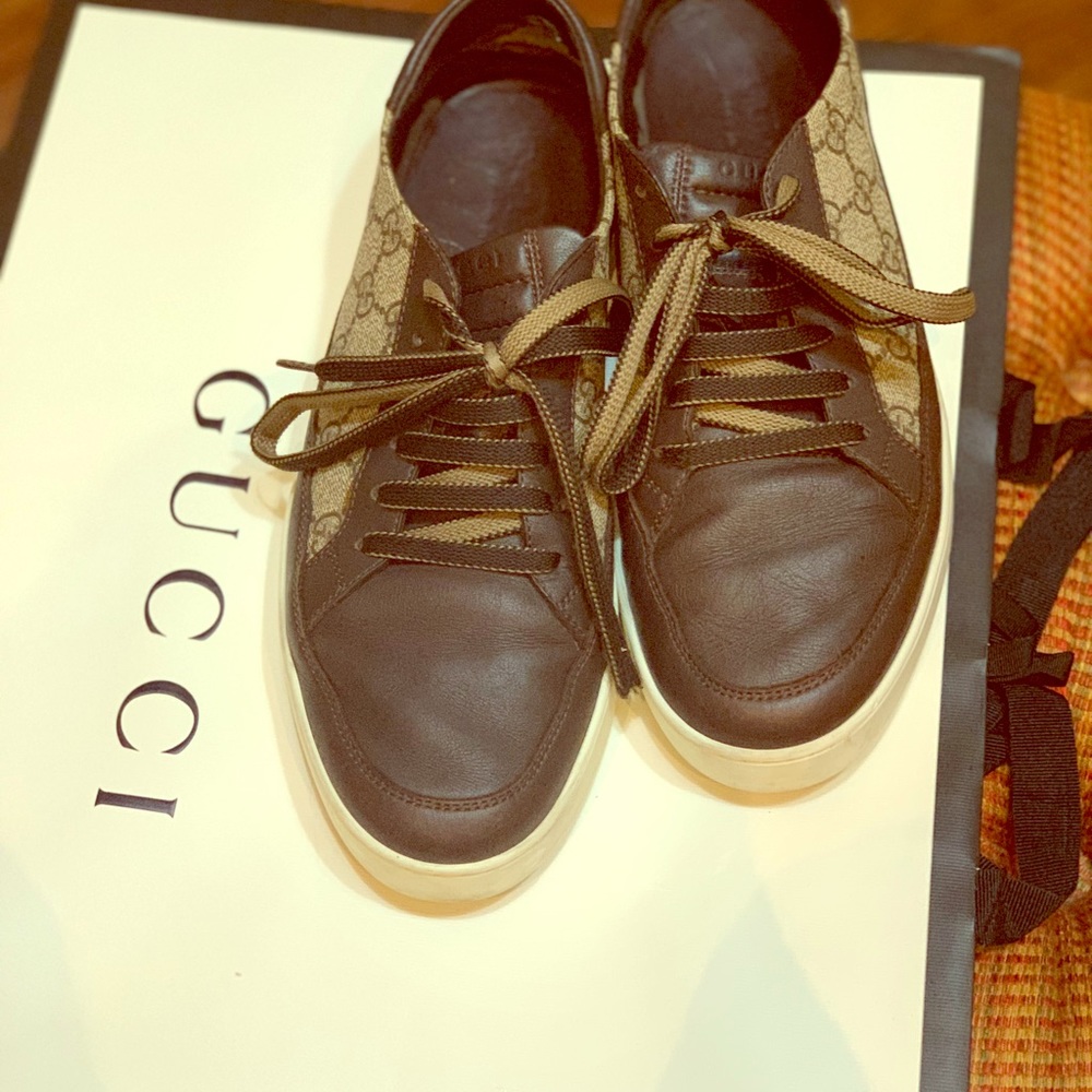 Gucci Sneakers size 10.5 US 9.5 G model 411858